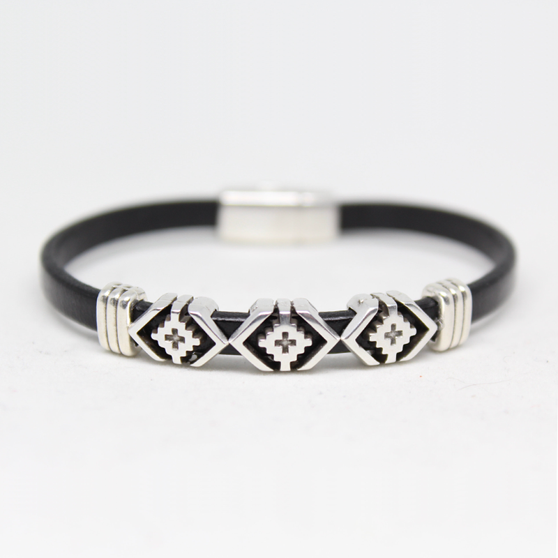 Maris Bracelet | Black